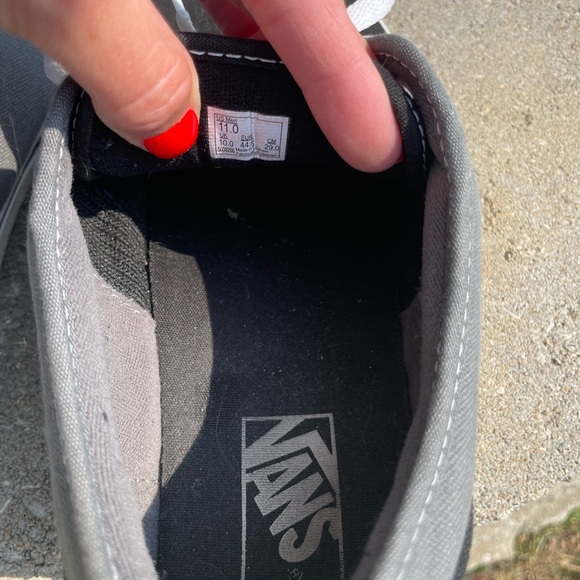 Vans - Picture 4 of 4